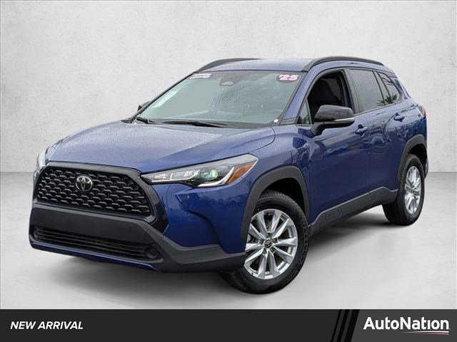 Used 2025 Toyota Corolla Cross LE image 1