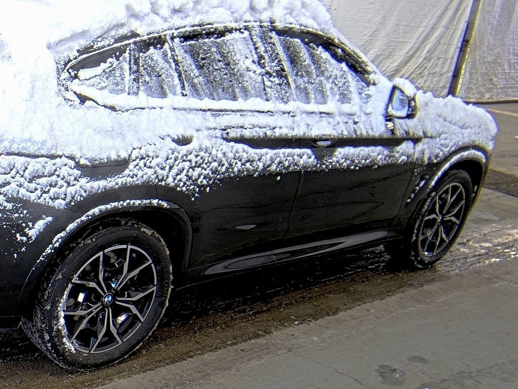 Used 2024 BMW X4 xDrive30i w/ M Sport Package image 9