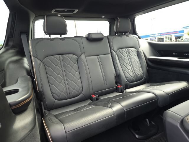 Used 2025 Jeep Grand Wagoneer Series III w/ Rear Seat Video Group 1 AWD/4WD image 40