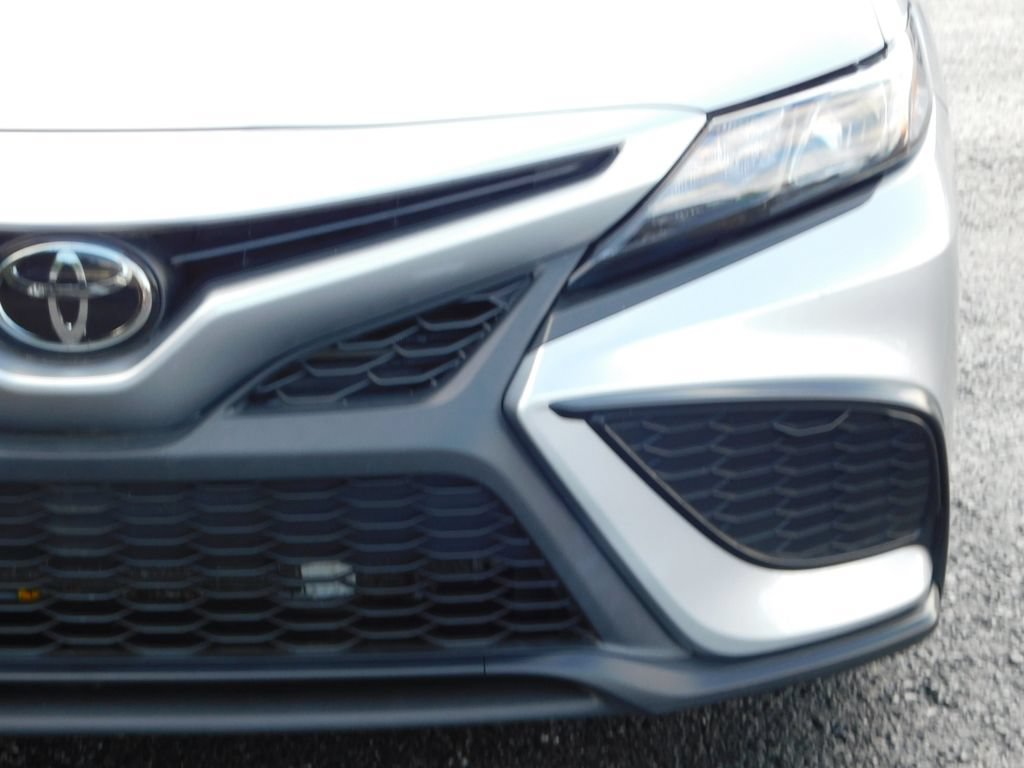 Used 2023 Toyota Camry SE FWD image 9