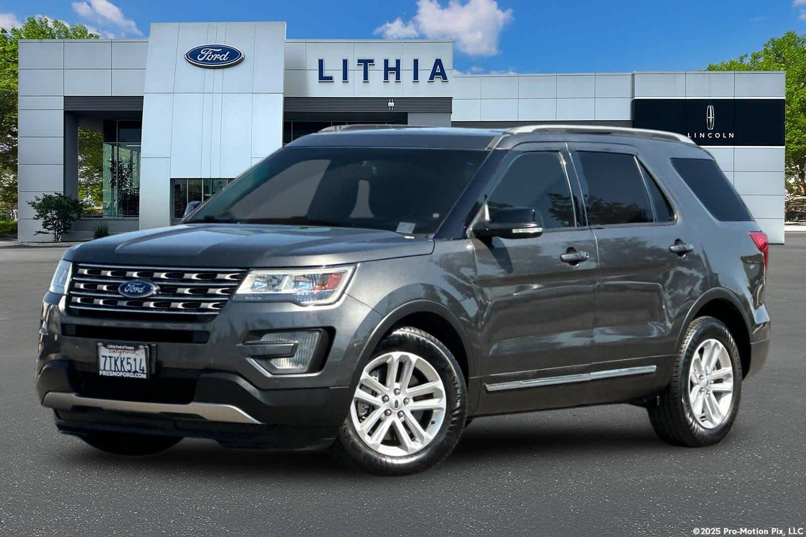 Used 2016 Ford Explorer XLT w/ Equipment Group 202A FWD image 1