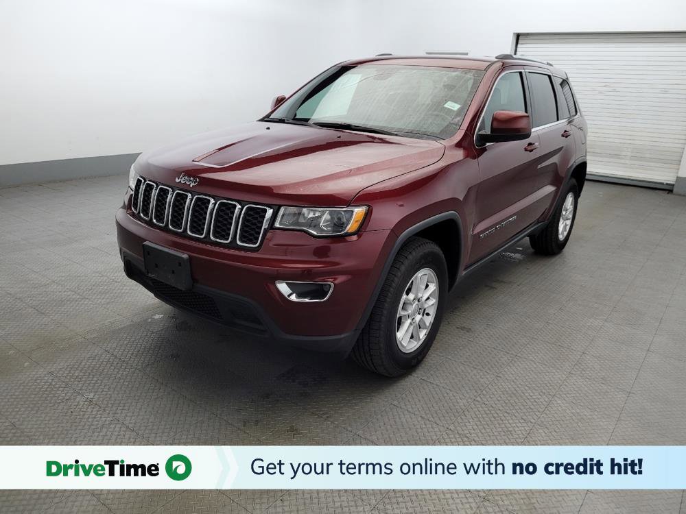 Used 2020 Jeep Grand Cherokee Laredo image 1