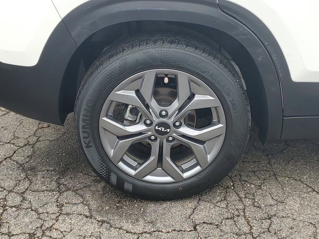Certified 2024 Kia Seltos S FWD image 5