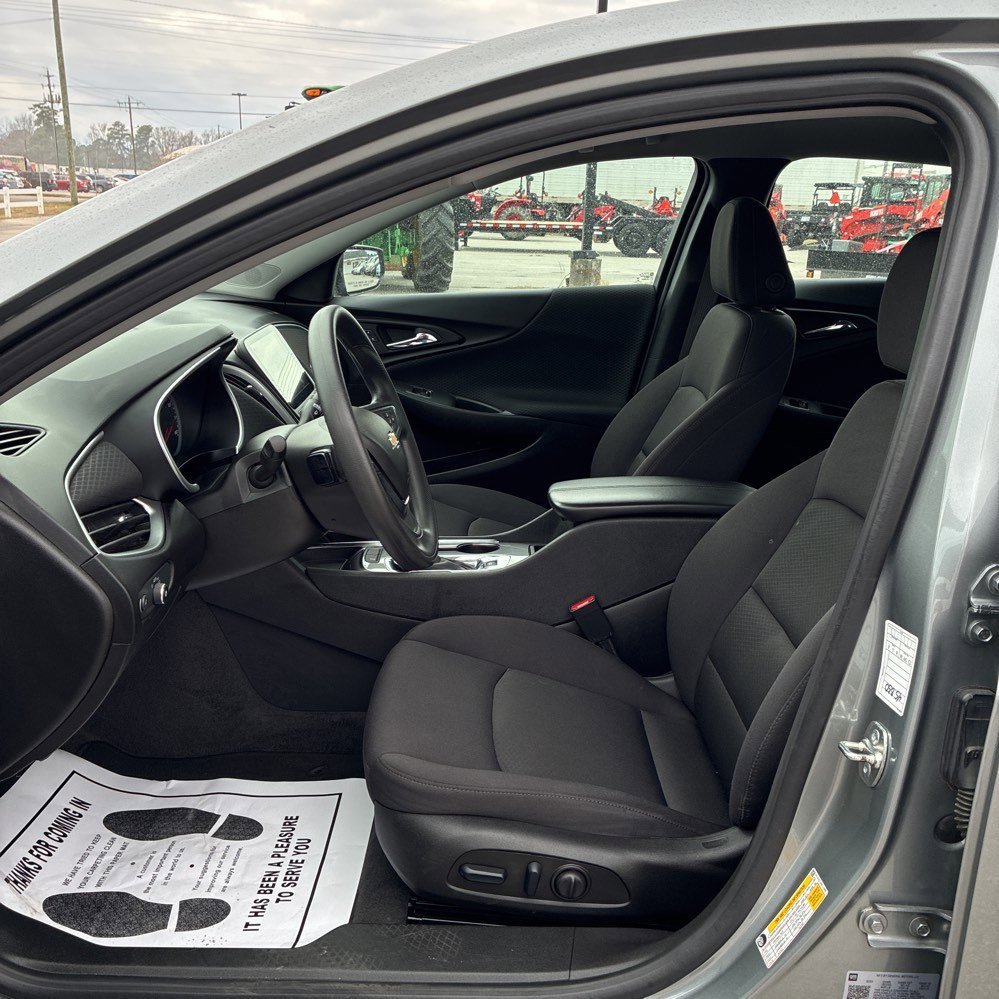 Used 2024 Chevrolet Malibu LT image 5