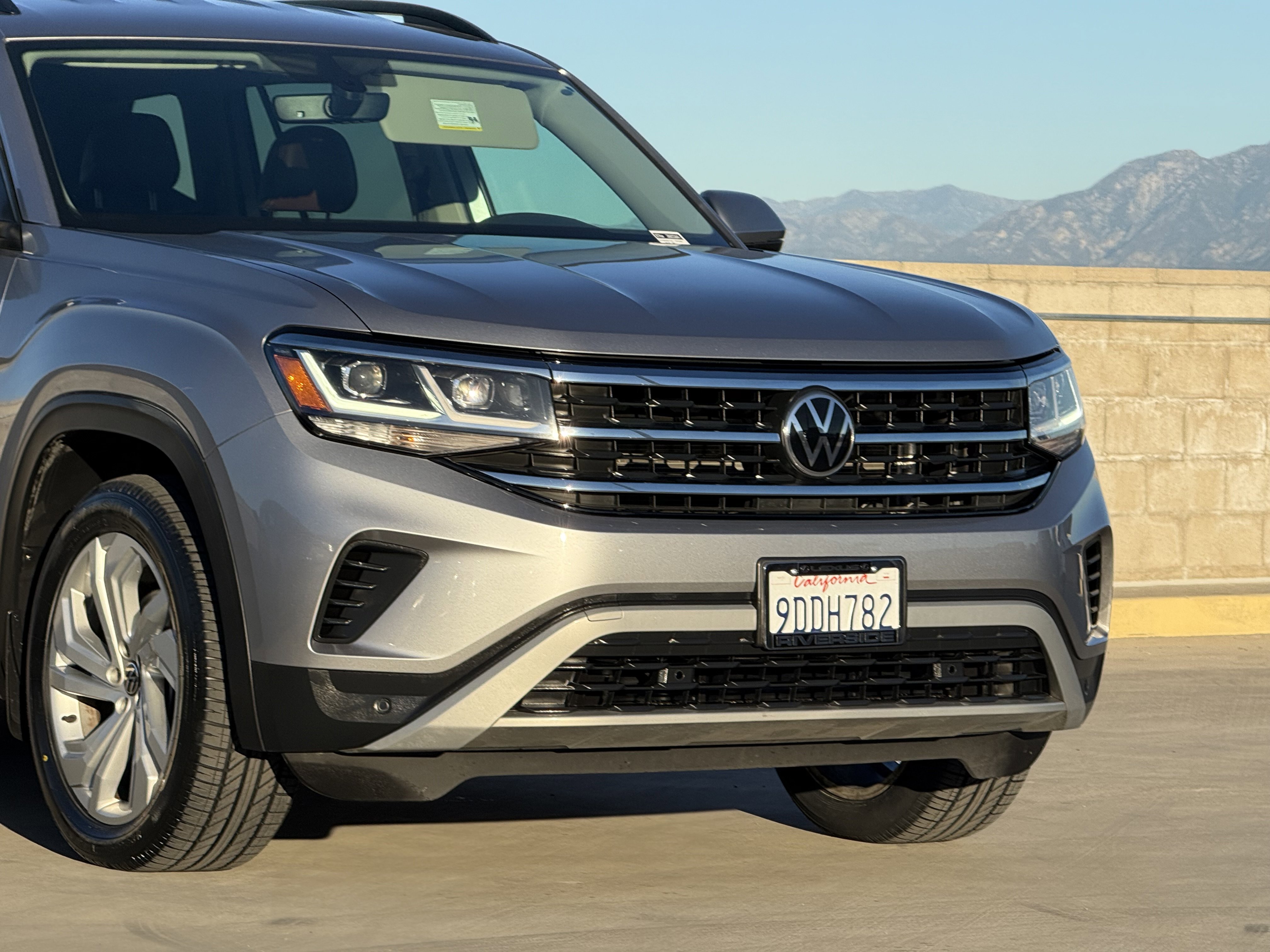 Used 2022 Volkswagen Atlas SE image 3