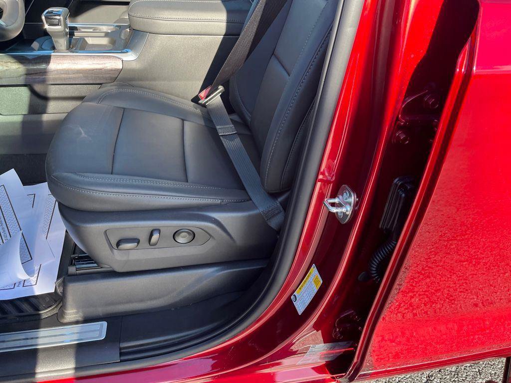 New 2026 Chevrolet Silverado 1500 LTZ w/ LTZ Premium Package image 19