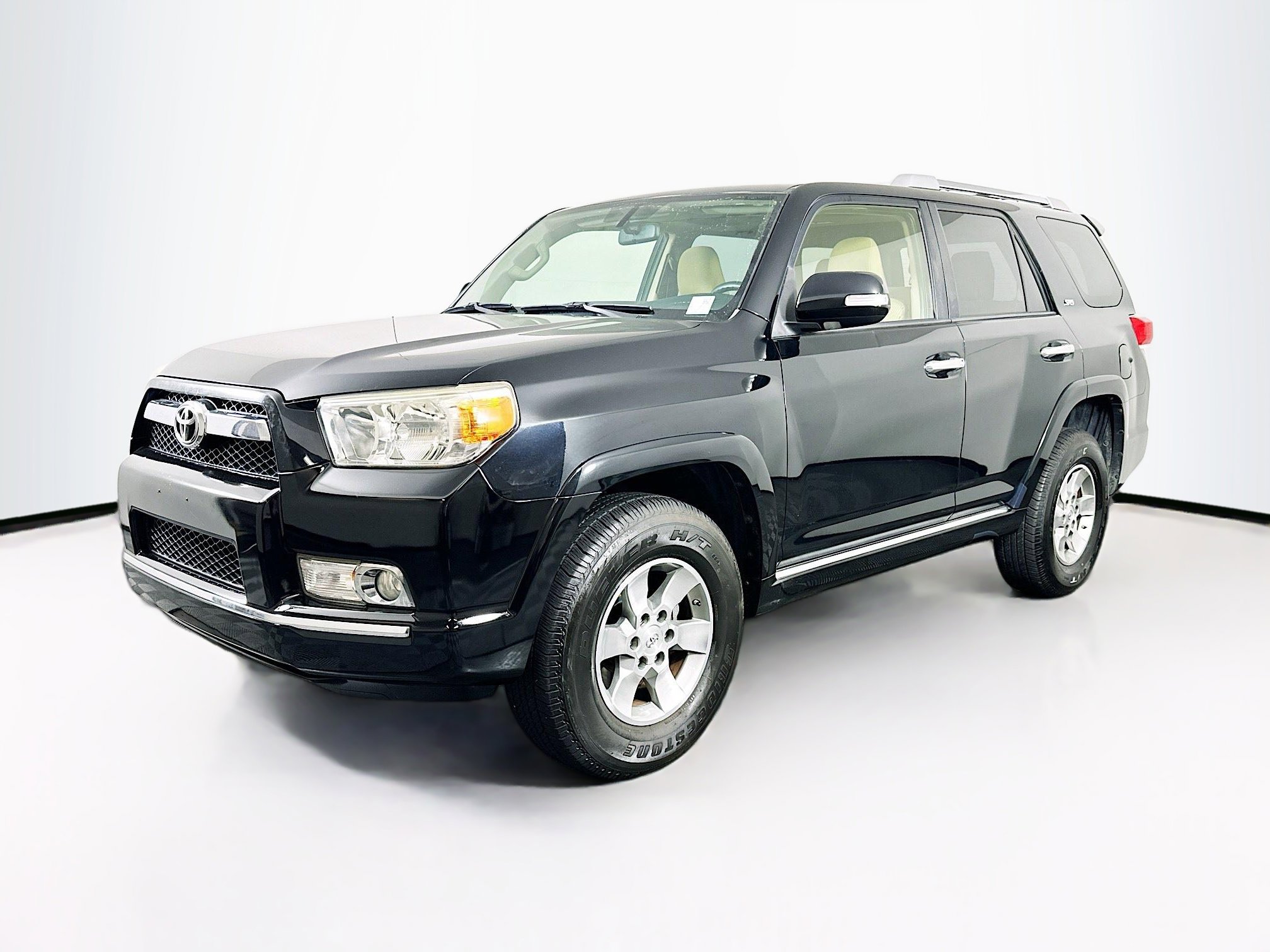 Used 2013 Toyota 4Runner SR5 w/ Convenience Pkg image 3