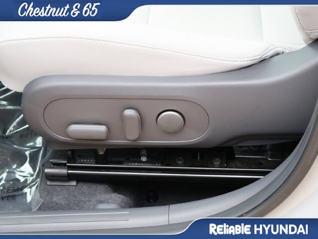 Certified 2024 Hyundai Kona SEL w/ Convenience Package FWD image 23