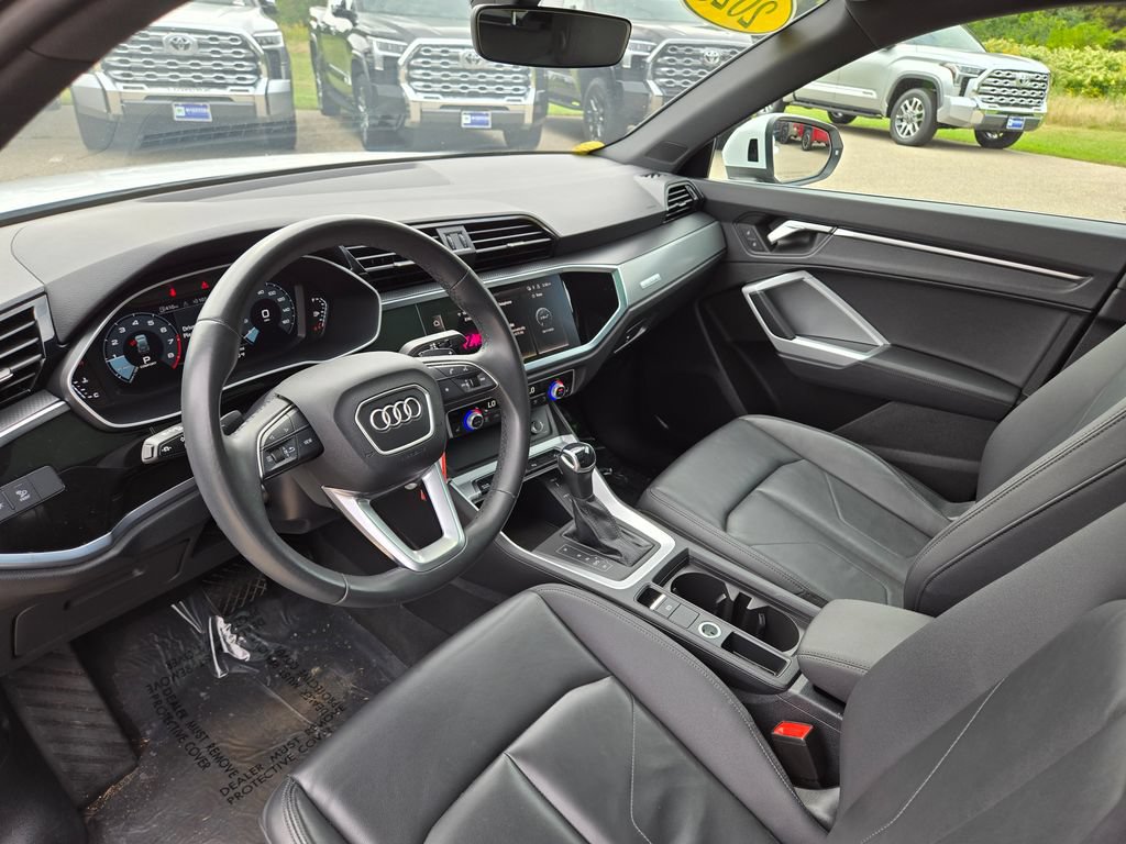 Used 2025 Audi Q3 2.0T Premium AWD/4WD image 14