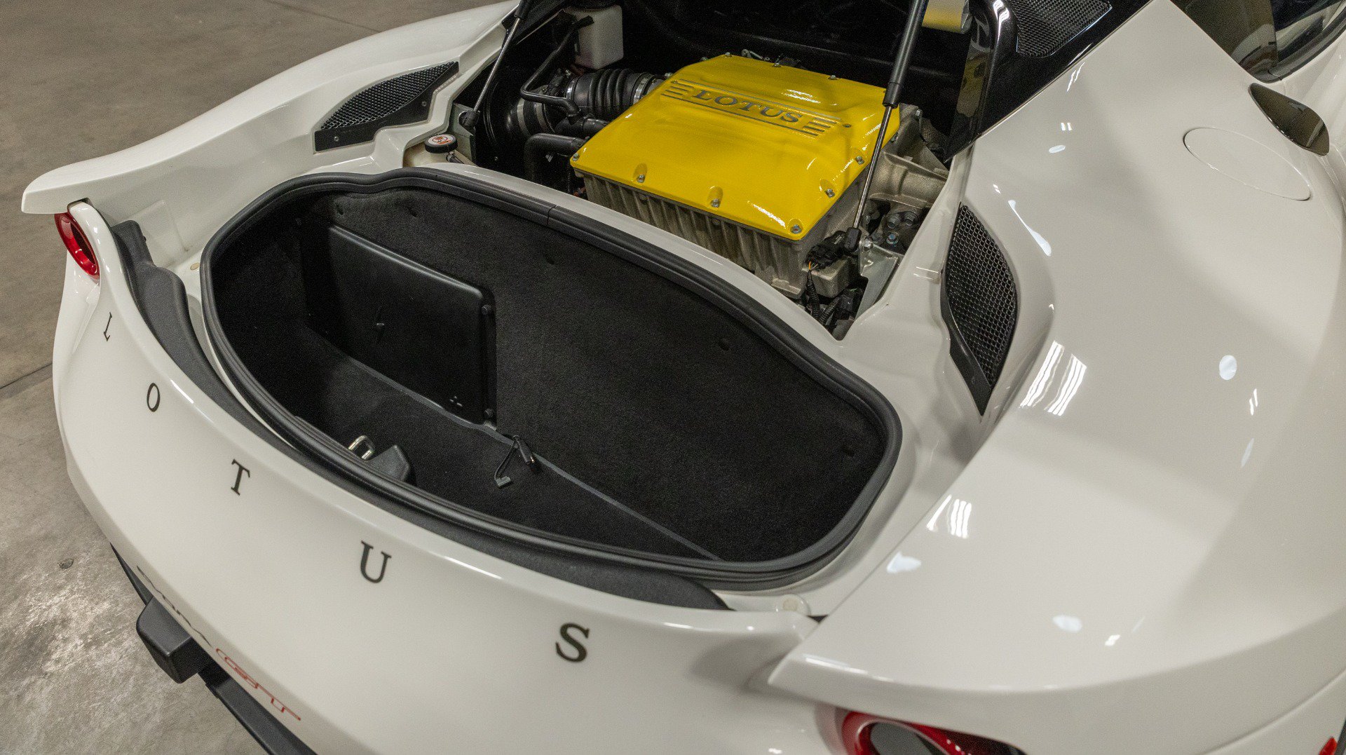 Used 2021 Lotus Evora RWD image 76