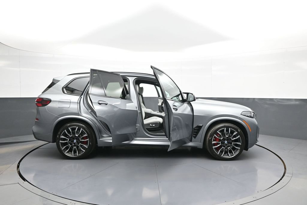 Used 2024 BMW X5 M60i AWD/4WD image 45