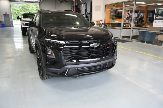 New 2027 Chevrolet Equinox RS FWD image 3