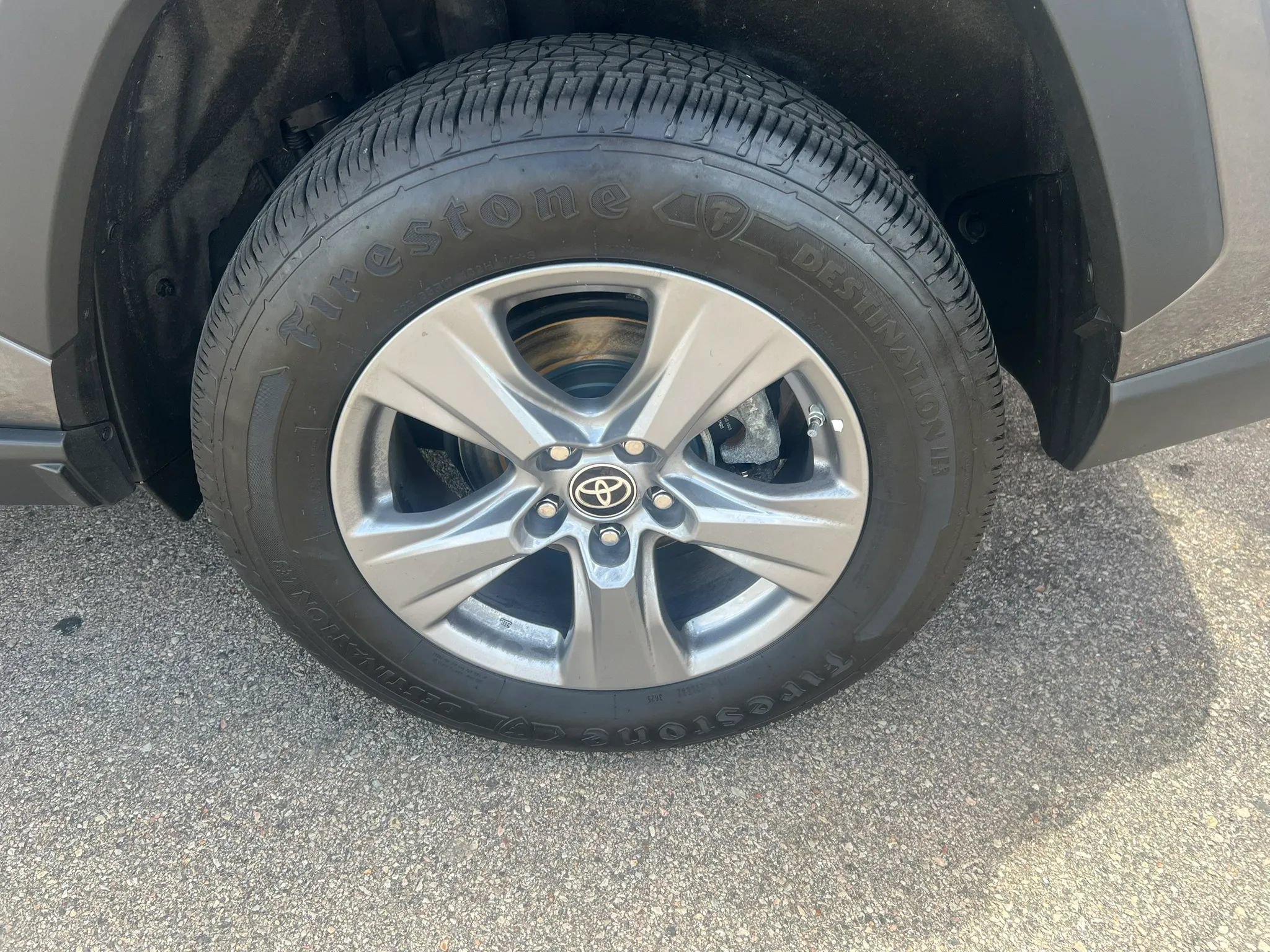 Used 2022 Toyota RAV4 LE AWD/4WD image 16