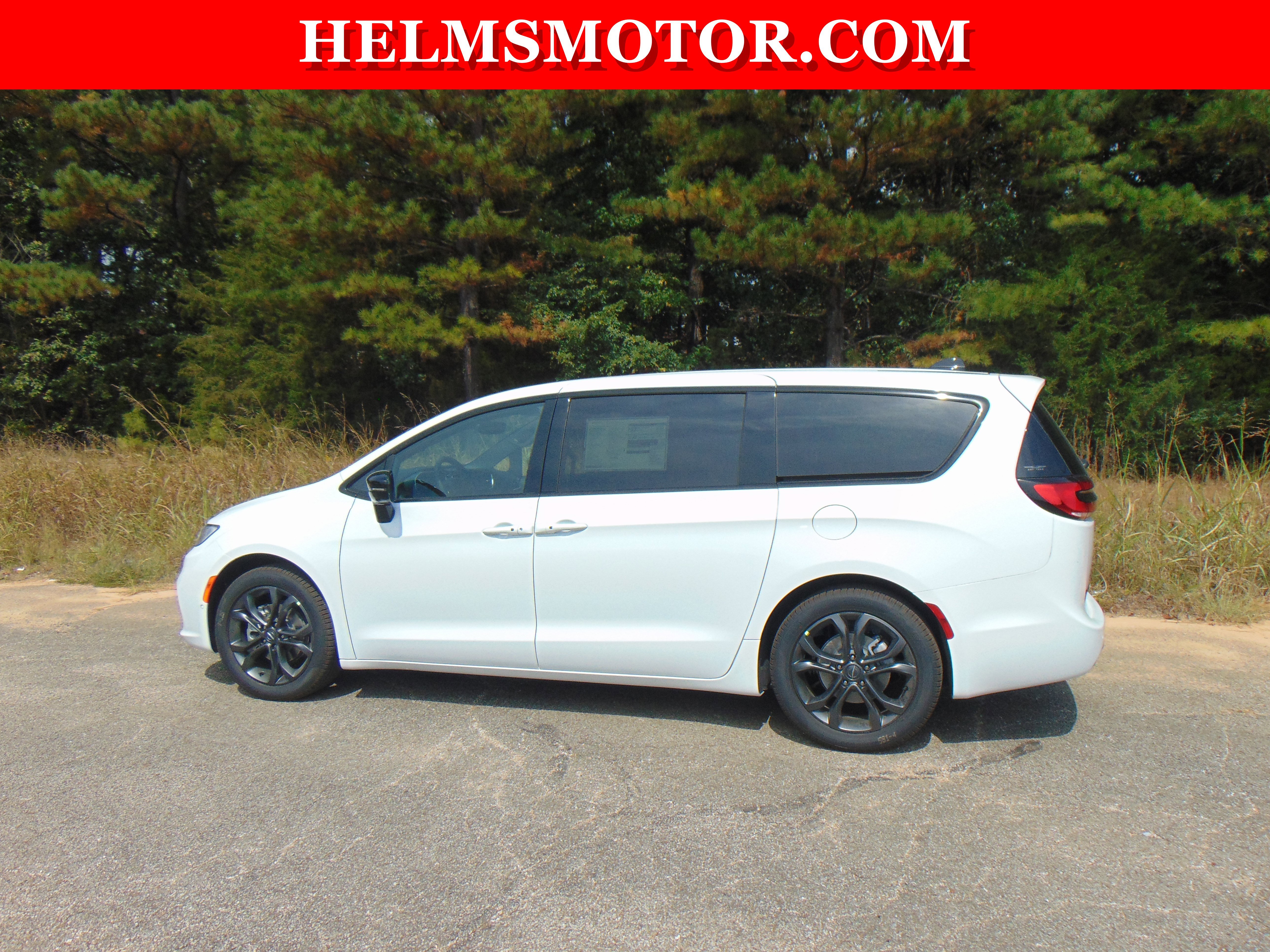 New 2026 Chrysler Pacifica Select image 5