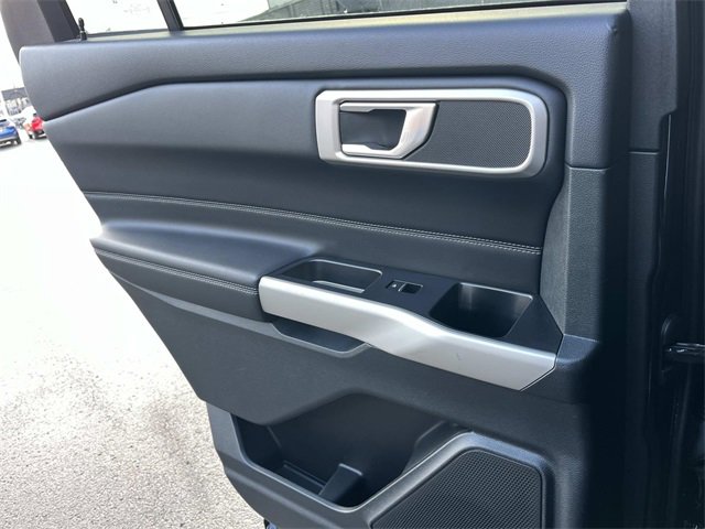 Used 2023 Ford Explorer XLT image 19