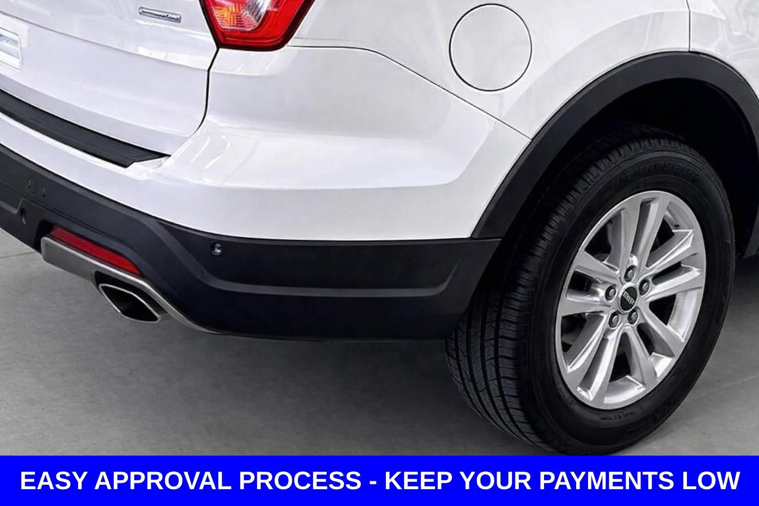 Used 2019 Ford Explorer XLT w/ Equipment Group 202A AWD/4WD image 11
