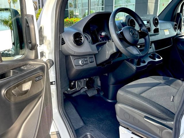 Used 2026 Mercedes-Benz Sprinter 2500 image 13