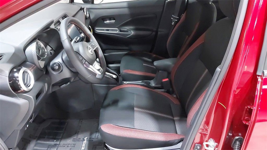 Used 2025 Nissan Versa SR w/ Trunk Package image 20