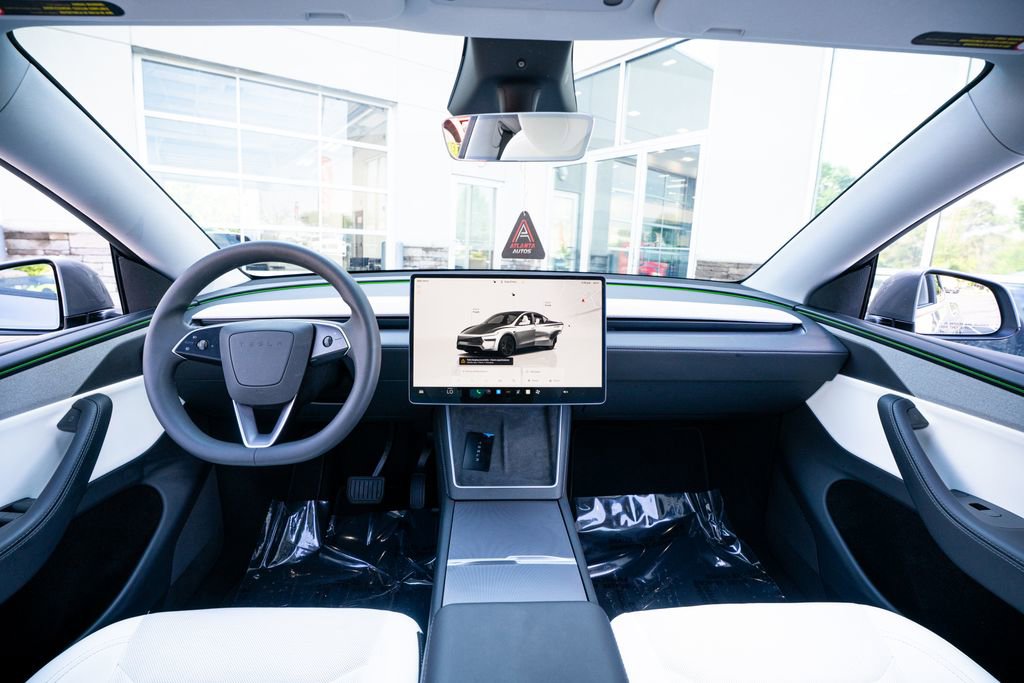 Used 2026 Tesla Model Y Long Range AWD/4WD image 46