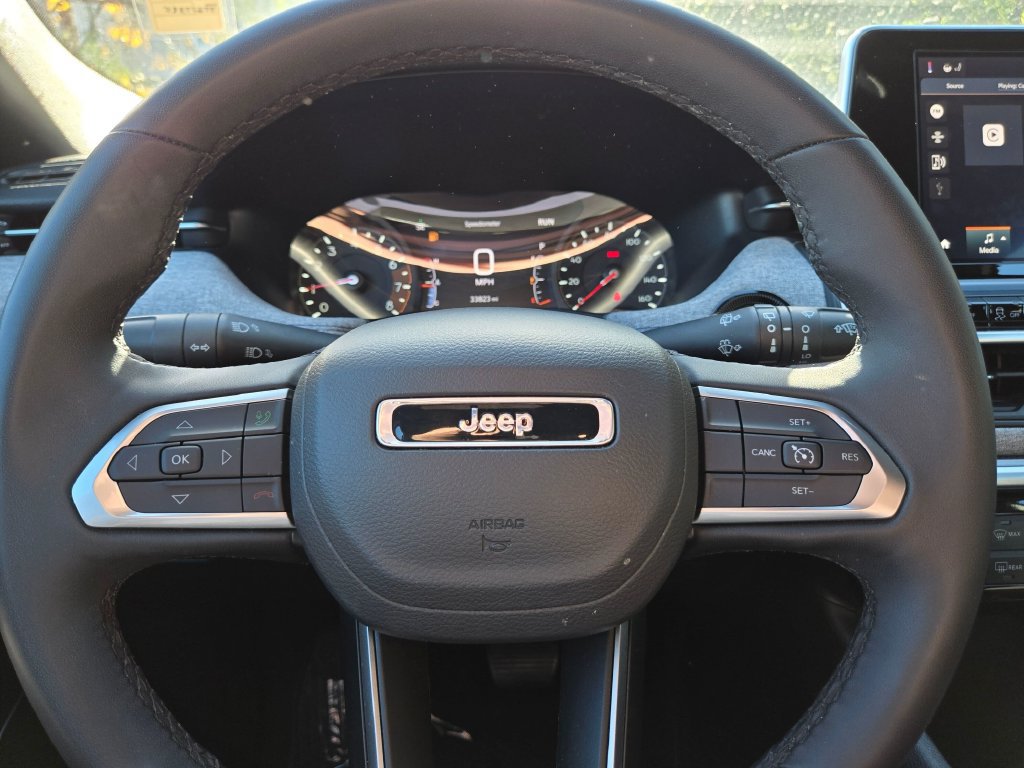 Used 2025 Jeep Compass Latitude AWD/4WD image 24