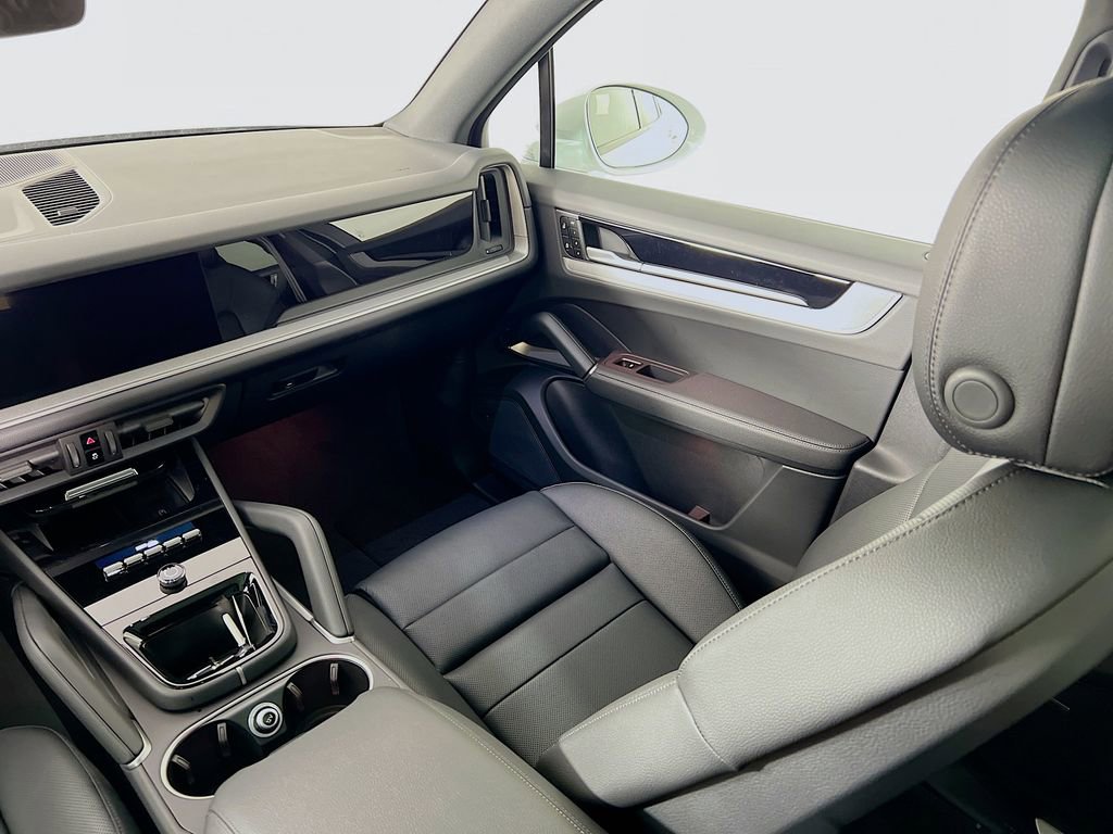New 2026 Porsche Cayenne image 26