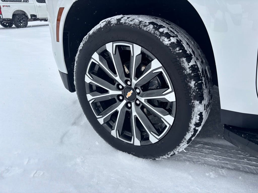 Used 2025 Chevrolet Suburban High Country image 10