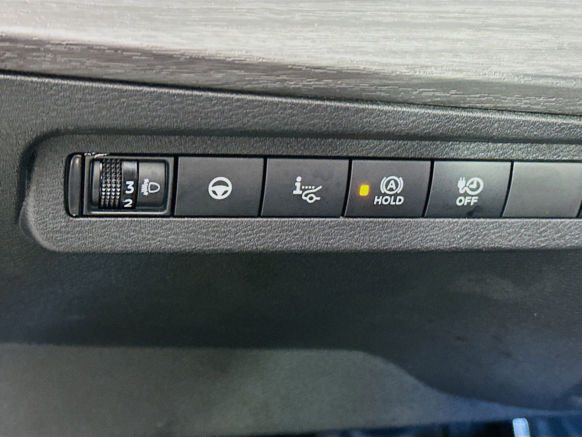 Used 2023 Nissan Ariya AWD image 17