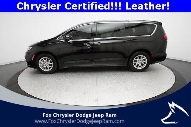 Certified 2024 Chrysler Pacifica Touring-L image 24