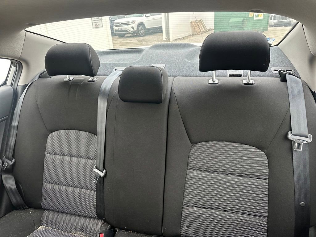 Used 2017 Kia Forte LX image 16