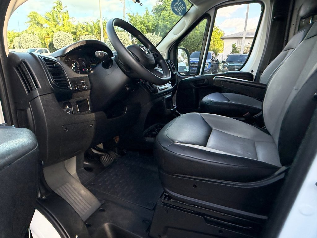 Used 2025 RAM ProMaster 2500 w/ Convenience Group FWD image 10