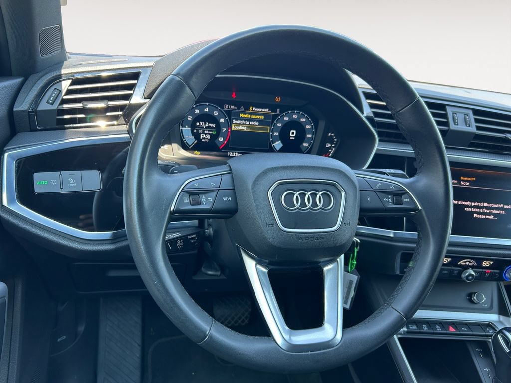 Used 2025 Audi Q3 2.0T Premium AWD/4WD image 12