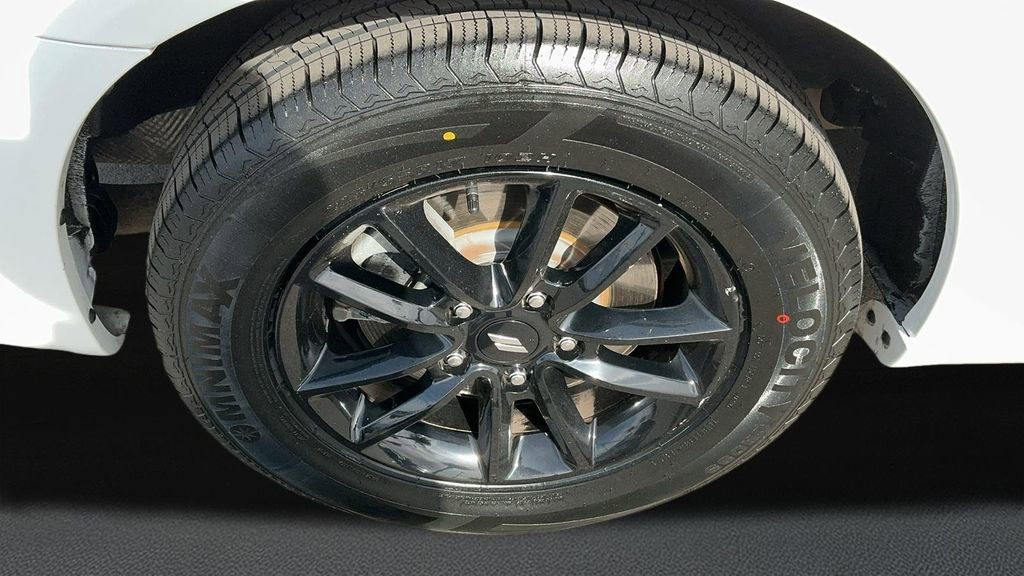 Used 2020 Dodge Grand Caravan SXT w/ Driver Convenience Group FWD image 8