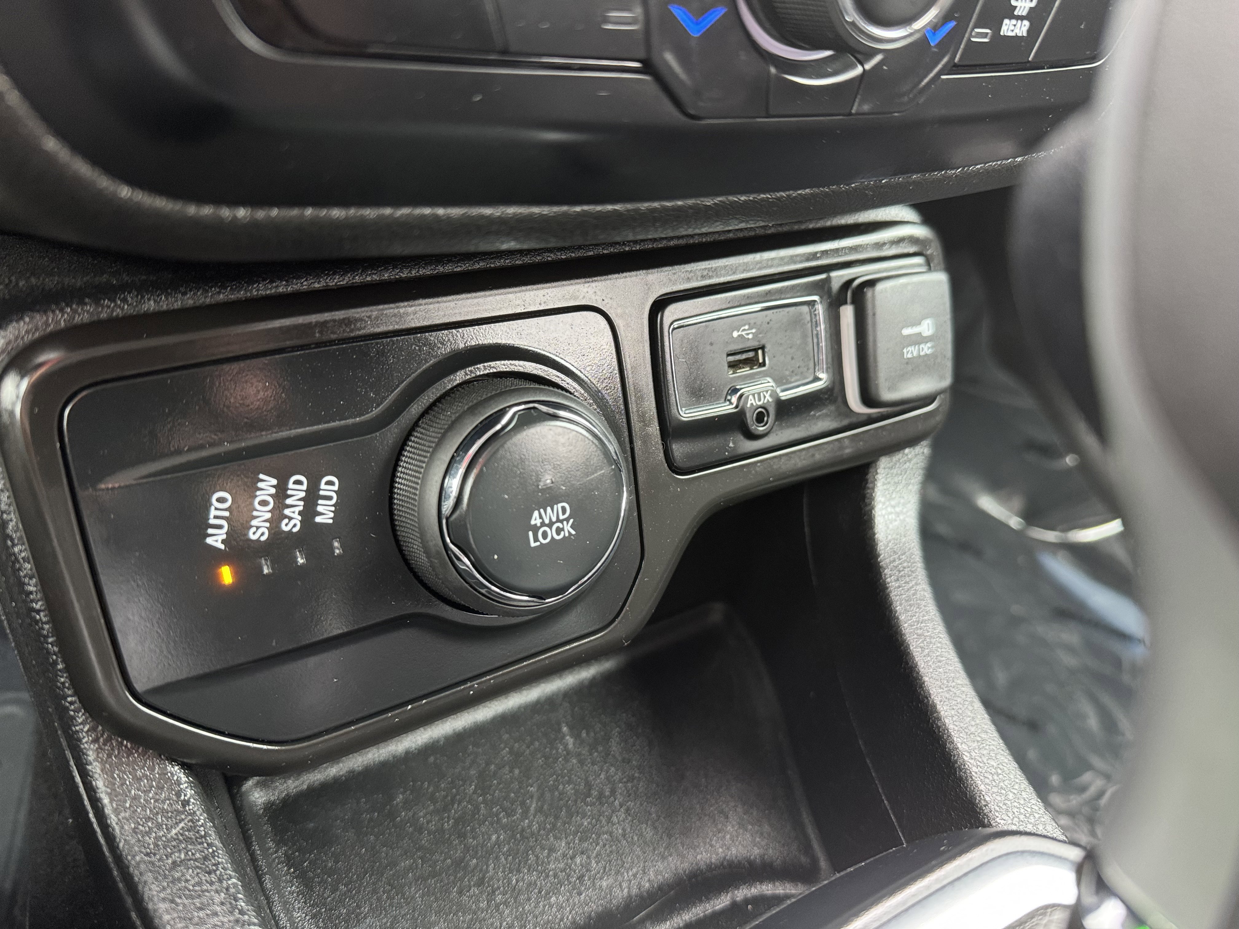 Used 2019 Jeep Renegade Sport w/ Sport Appearance Group AWD/4WD image 8