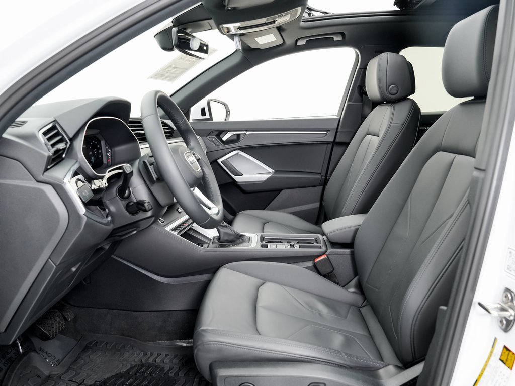 Certified 2025 Audi Q3 2.0T Premium Plus w/ Premium Plus Package image 8