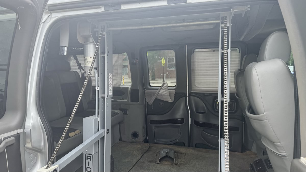 Used 2014 GMC Savana 1500 RWD image 25