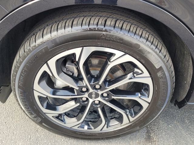 Certified 2024 Lincoln Nautilus Reserve image 16