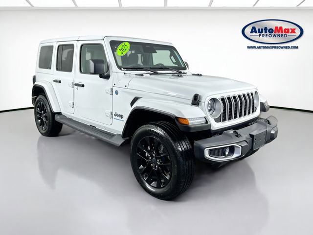 Used 2025 Jeep Wrangler Unlimited Sahara image 1