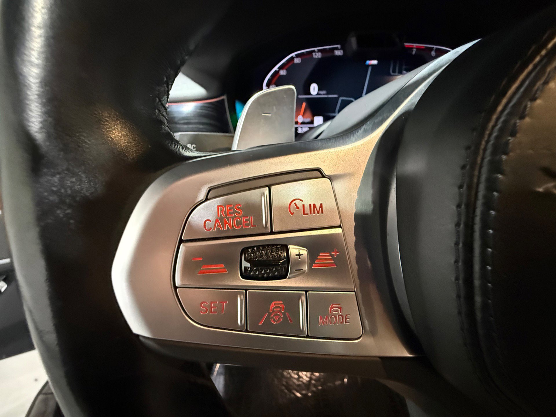 Used 2022 BMW 740i xDrive w/ M Sport Package image 39