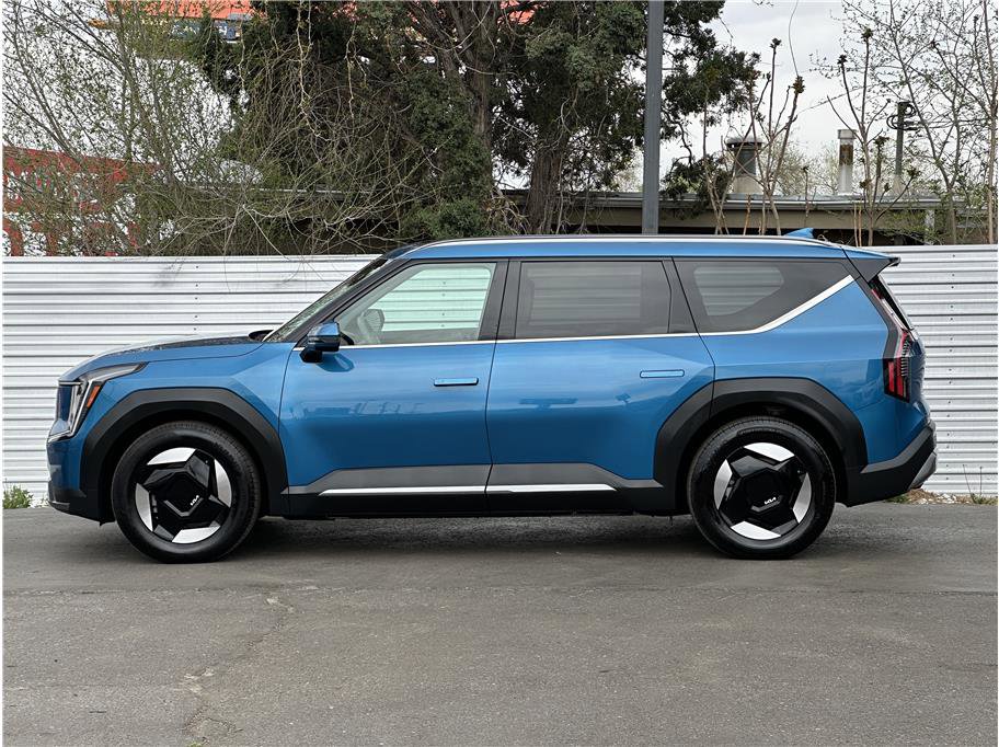 Used 2024 Kia EV9 Wind image 13