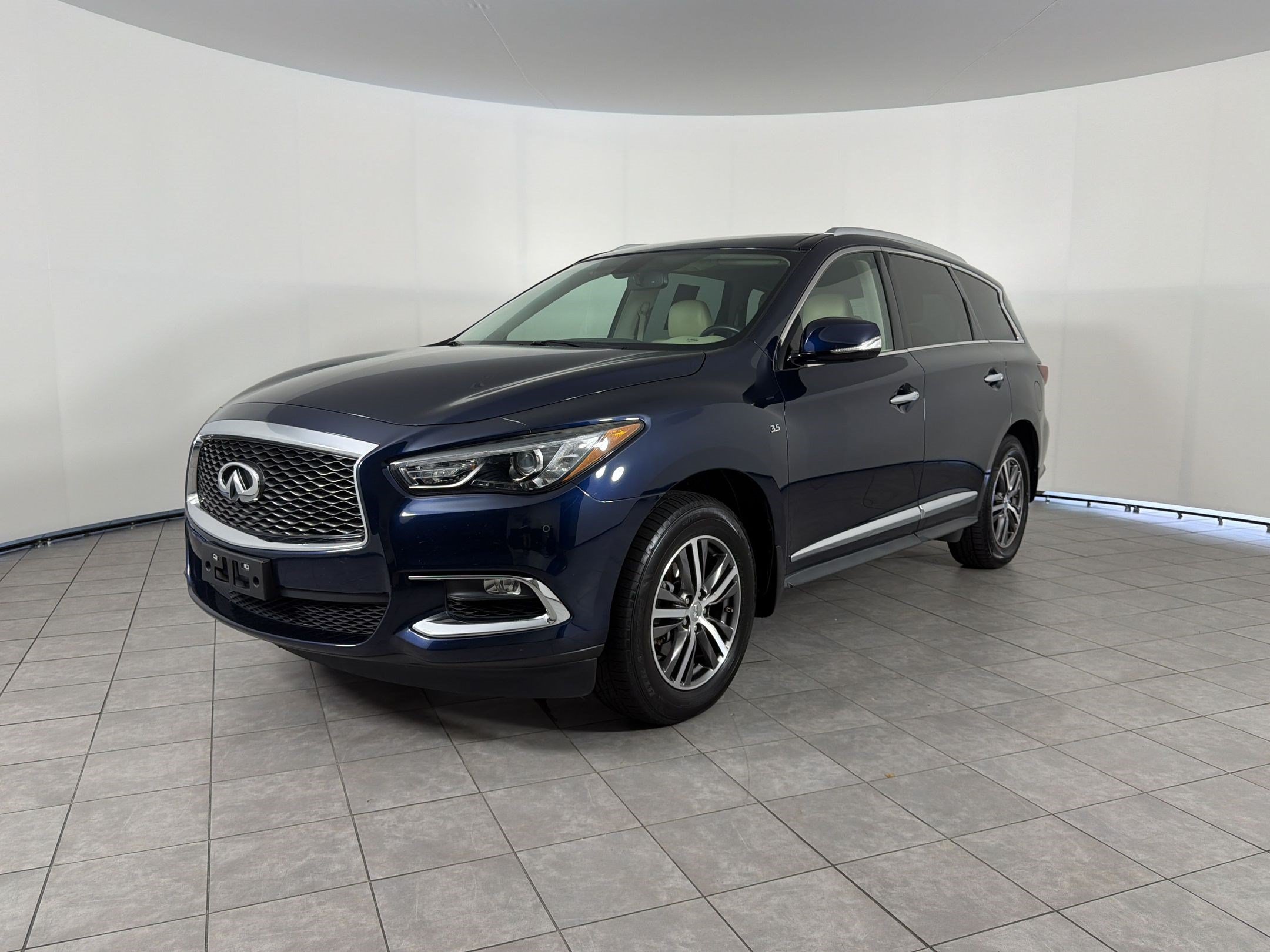 Used 2017 INFINITI QX60 Luxe w/ Premium Plus Package