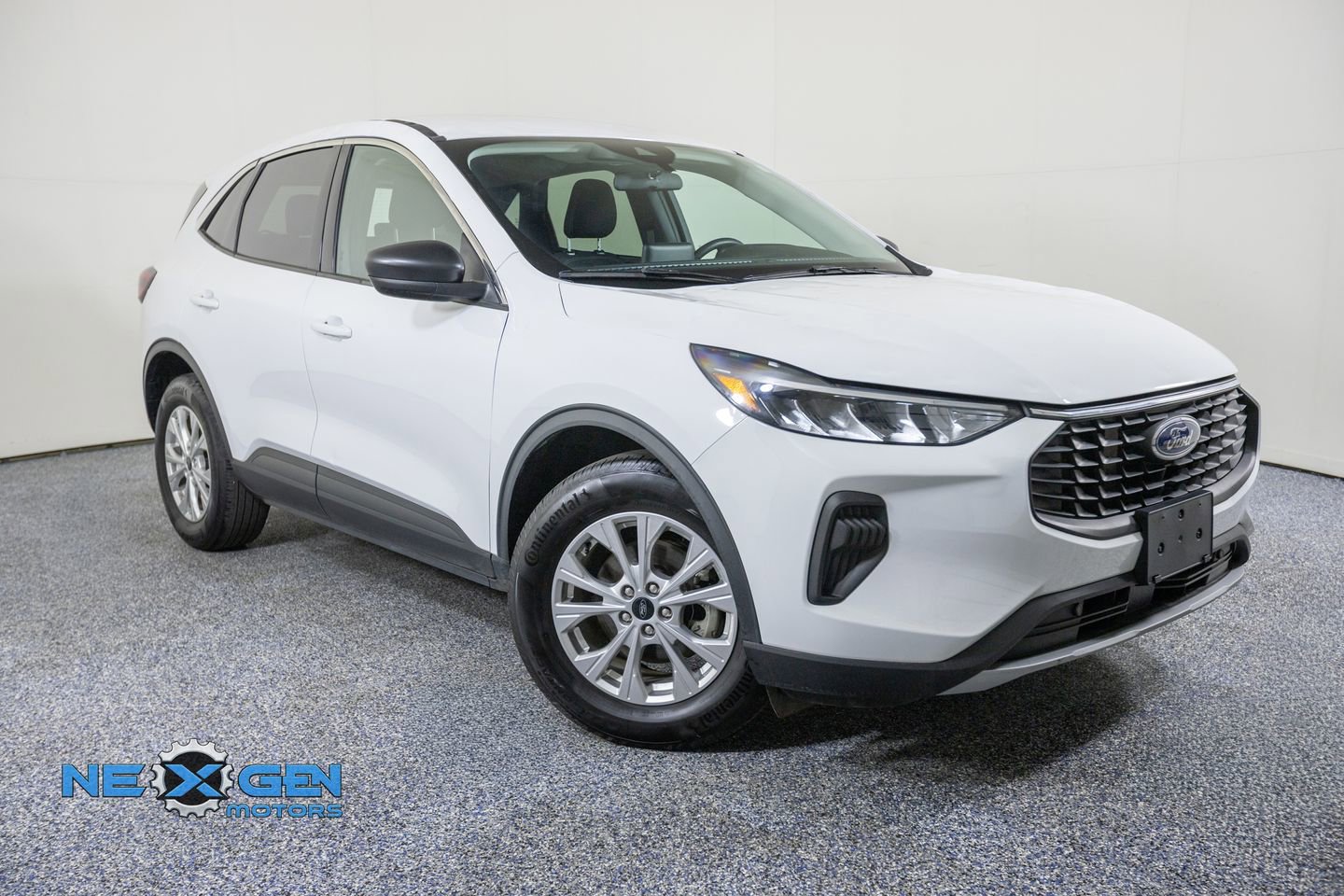 Used 2023 Ford Escape Active AWD/4WD image 1