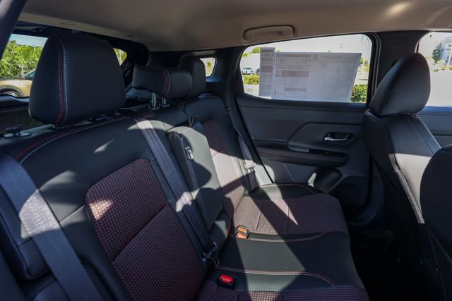 New 2025 Nissan Kicks SR image 18