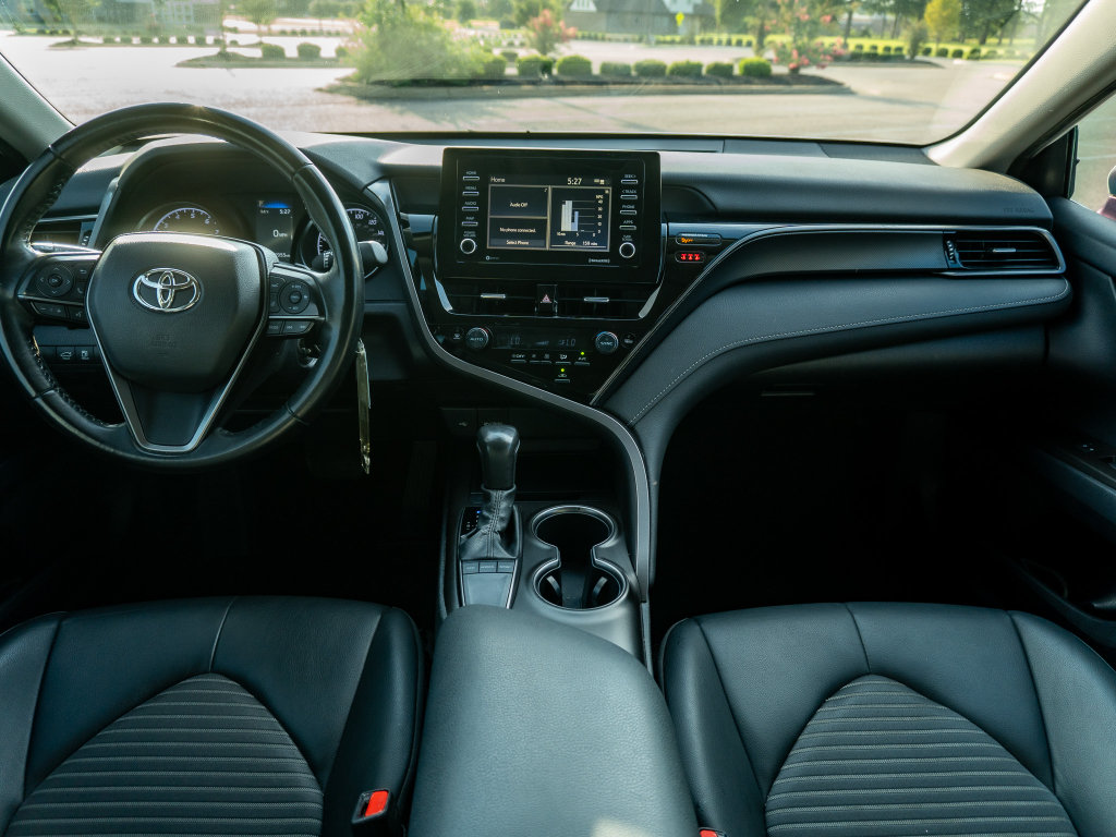 Used 2024 Toyota Camry SE FWD image 18