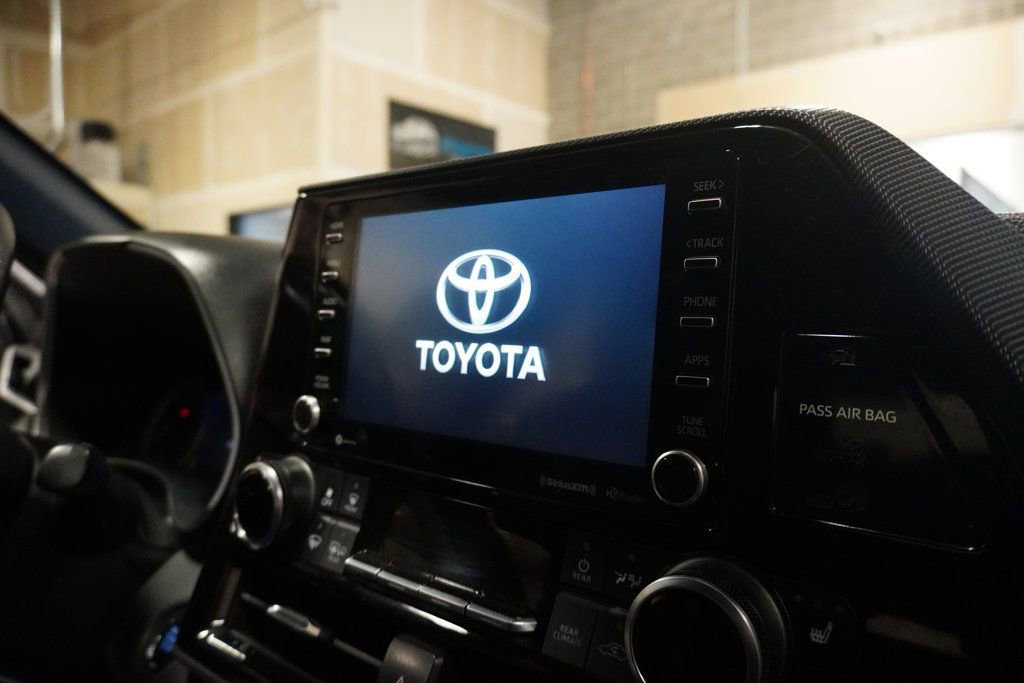 Used 2022 Toyota Highlander XSE AWD/4WD image 17