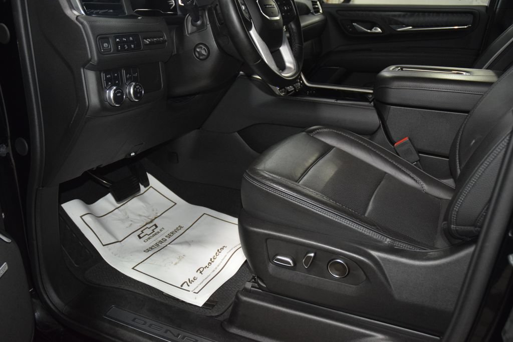Used 2024 GMC Yukon XL Denali AWD/4WD image 41