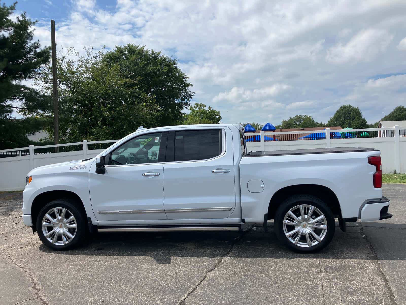 Used 2026 Chevrolet Silverado 1500 High Country AWD/4WD image 5