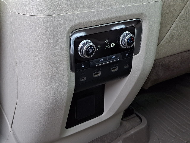 Used 2021 GMC Yukon XL Denali AWD/4WD image 18