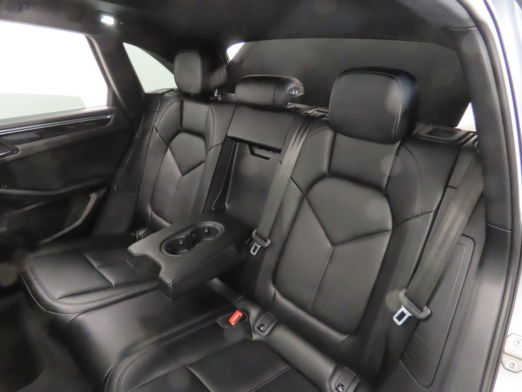 Certified 2024 Porsche Macan Turbo AWD/4WD image 44