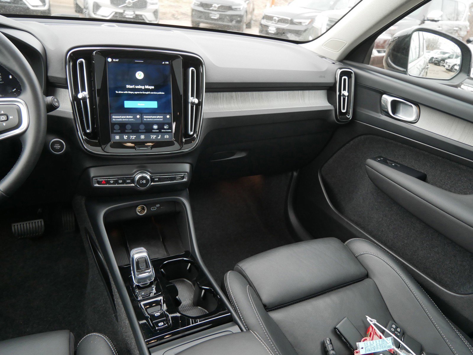 Certified 2025 Volvo XC40 B5 Plus image 14