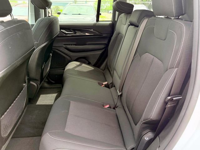 Certified 2023 Jeep Grand Cherokee Laredo w/ Luxury Tech Group I AWD/4WD image 12